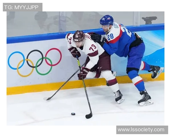 墨尔德与雷克雅的激烈对决揭示了冰球战术的博弈与球员的拼搏精神